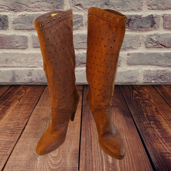 Guess Woman's High Heel Suede Boots, Size: 8.5 - Picture 1 of 16